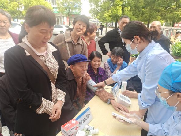 百姓健康系我心，黨員服務(wù)進(jìn)社區(qū)